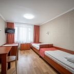 Трехместный, Гостиница Островок