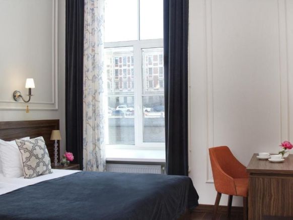 Отель Золотой век