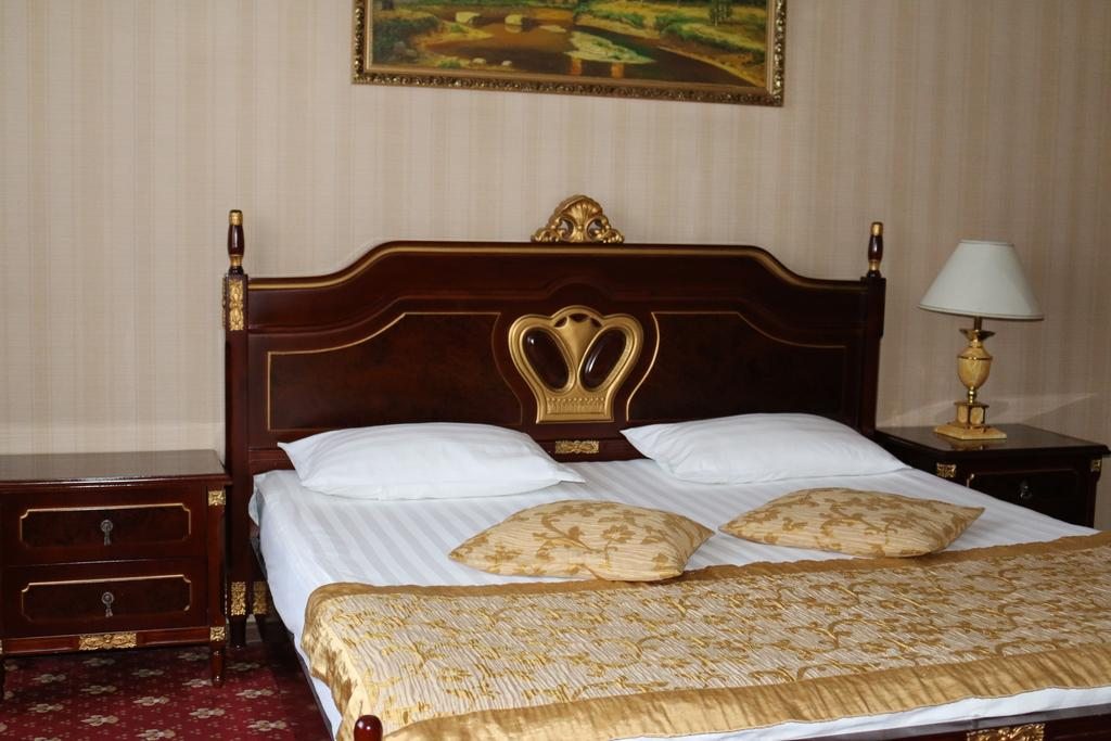 Сьюит (Улучшенный люкс) отеля Золотая звезда, Усть-Каменогорск