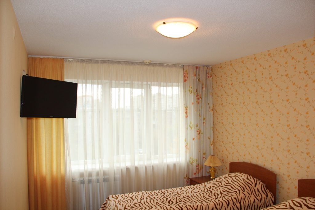 Двухместный (I категории 2-комнатный) гостиницы Челябинск 5 этаж