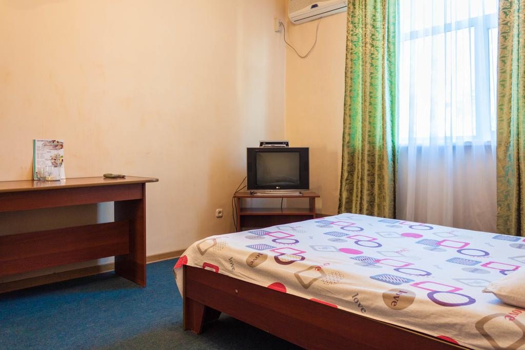 Двухместный (Большой двухместный номер с 2 отдельными кроватями) отеля Аянат, Шымкент
