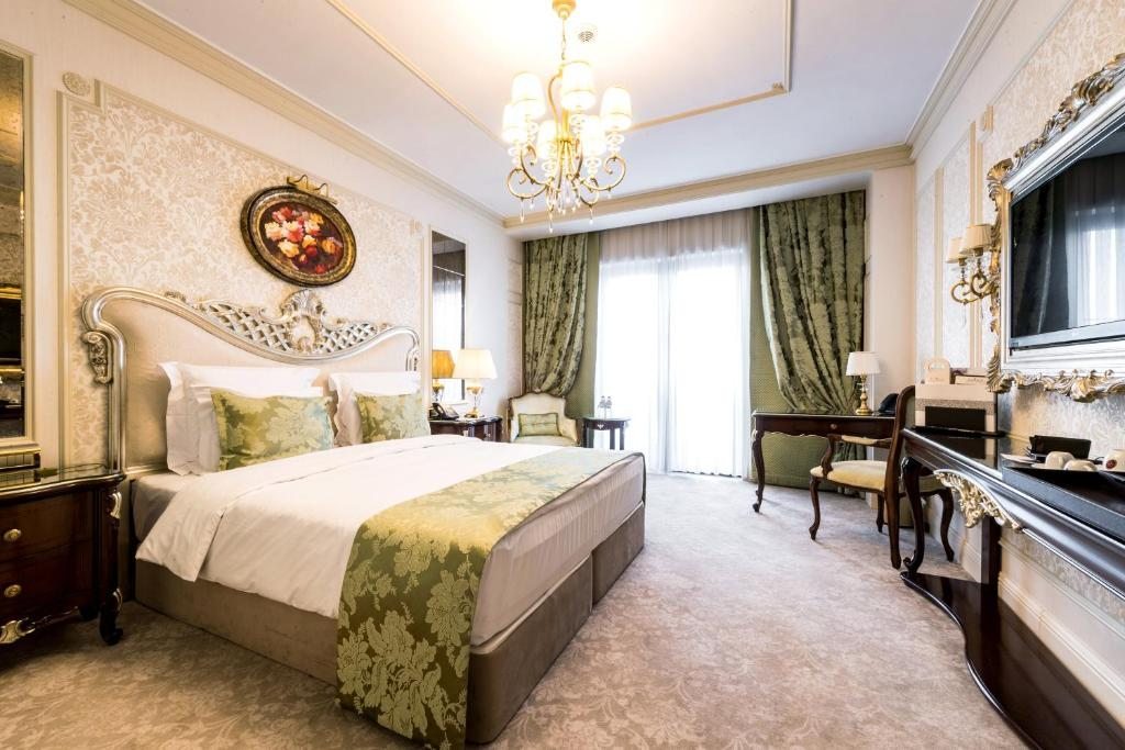 Двухместный (Улучшенный номер с кроватью размера «king-size») отеля Rixos Khadisha Shymkent, Шымкент