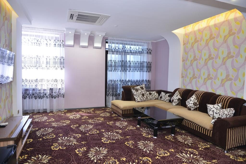 Двухместный (Бюджетный двухместный номер с 1 кроватью или 2 отдельными кроватями) отеля Жибек Жолы, Шымкент
