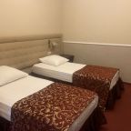 Кровати в номере.