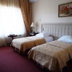 Кровати в номере.