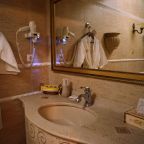 Раковина в номере категории Люкс премиум.