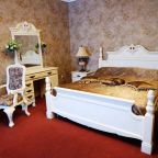 Кровать в номере.