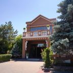 Главный вход в отель.