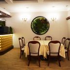 Разрешено проведение мероприятий, Гостиничный комплекс Александр