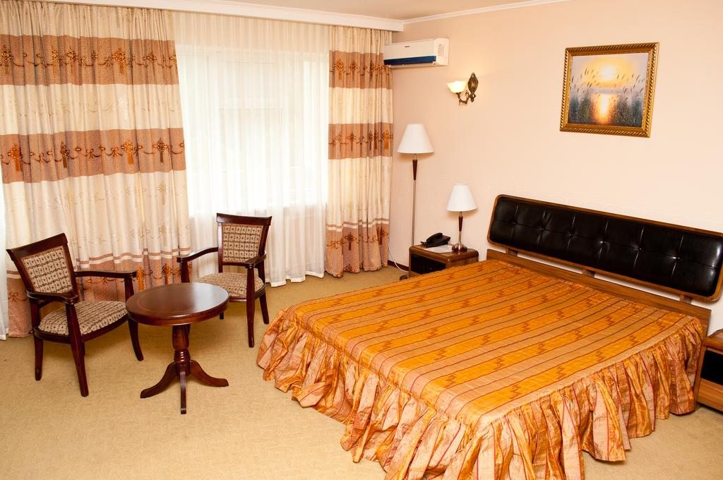 Двухместный (Двухместный номер Делюкс с 1 кроватью) отеля Достык, Шымкент
