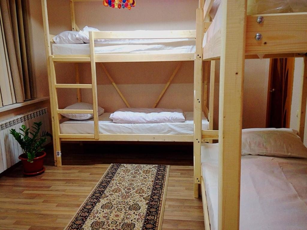 Номер (Кровать в общем номере для мужчин с 4 кроватями) отеля Арзы, Атырау
