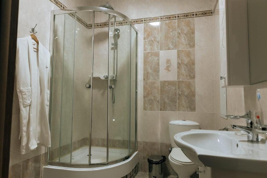 Одноместный (Стандартный одноместный номер с душем) отеля Медеу, Костанай