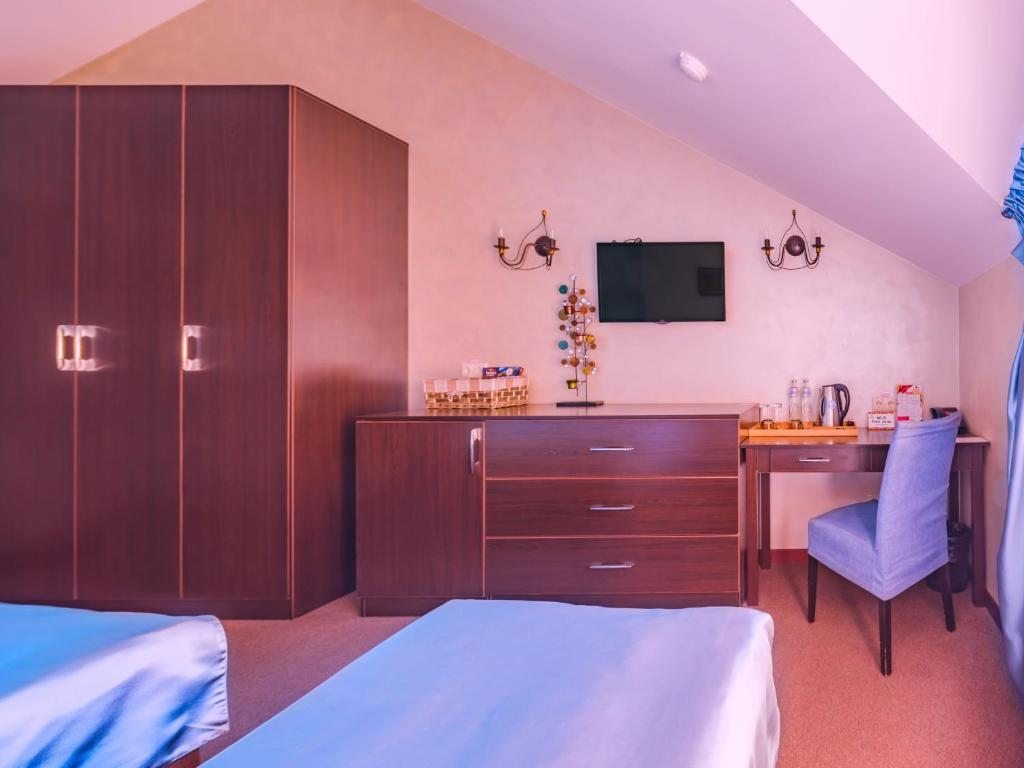 Двухместный (Стандартный двухместный номер с 1 кроватью или 2 отдельными кроватями и балконом) курортного отеля Oi-Qaragai, Бескайнар