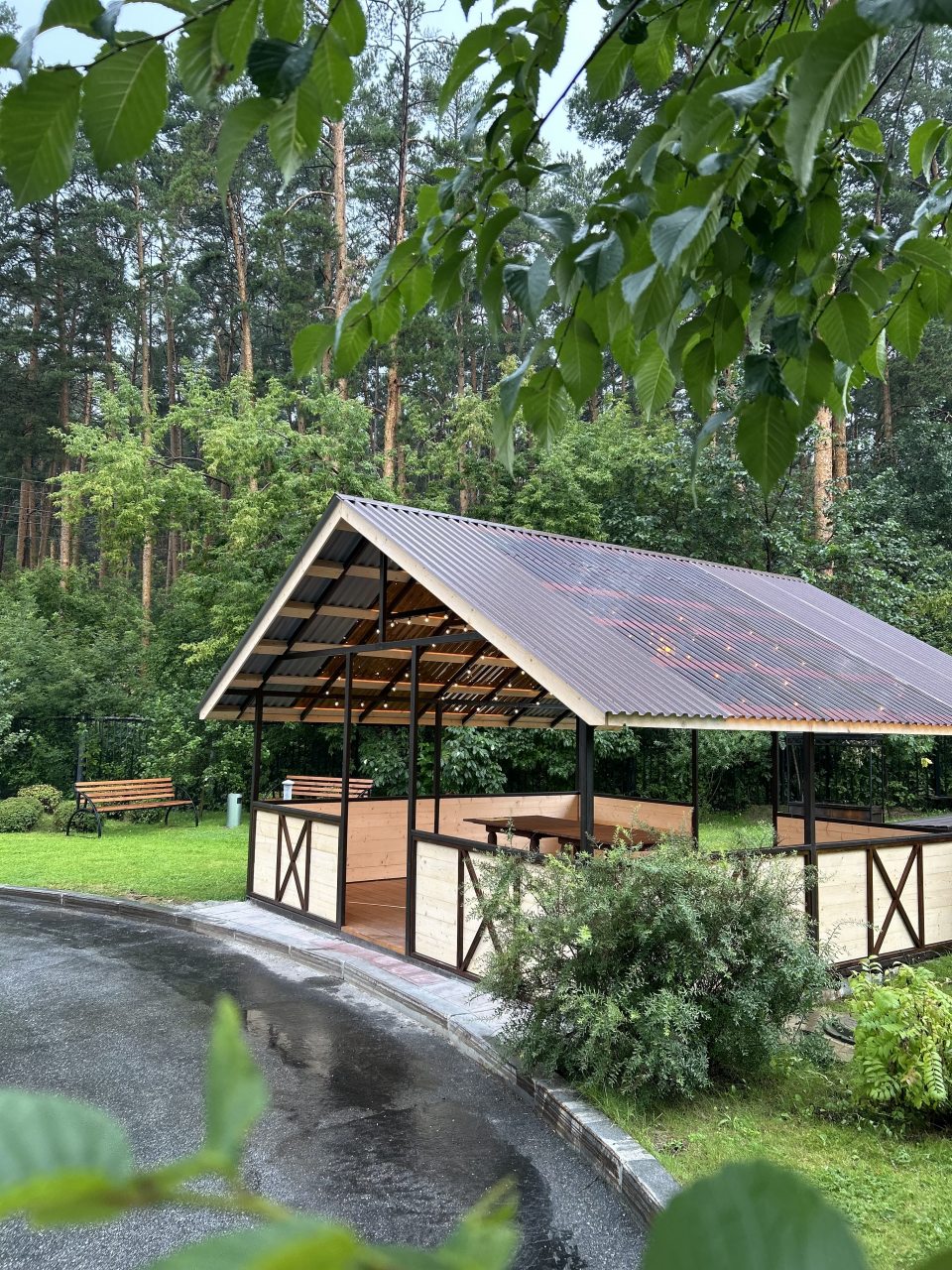 территория, беседка с мангальной зоной