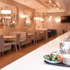 Банкетный-зал, бизнес-ланчи с 12.00 до 14.30 по будням