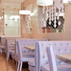 Банкетный-зал, бизнес-ланчи с 12.00 до 14.30 по будням