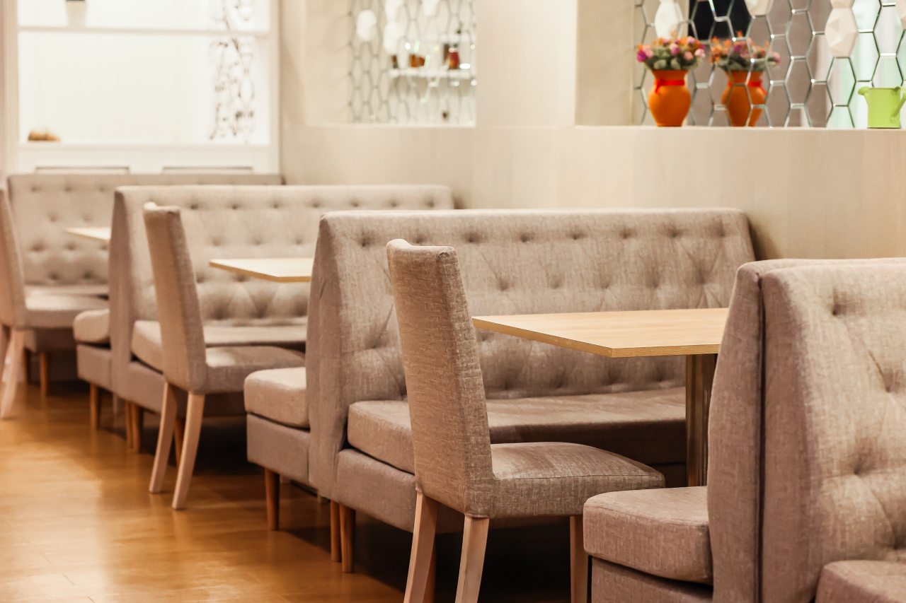 Банкетный-зал, бизнес-ланчи с 12.00 до 14.30 по будням