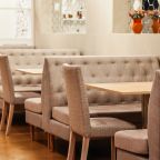 Банкетный-зал, бизнес-ланчи с 12.00 до 14.30 по будням