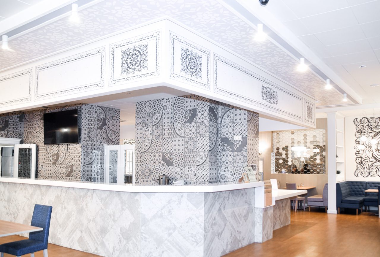 Банкетный-зал, бизнес-ланчи с 12.00 до 14.30 по будням