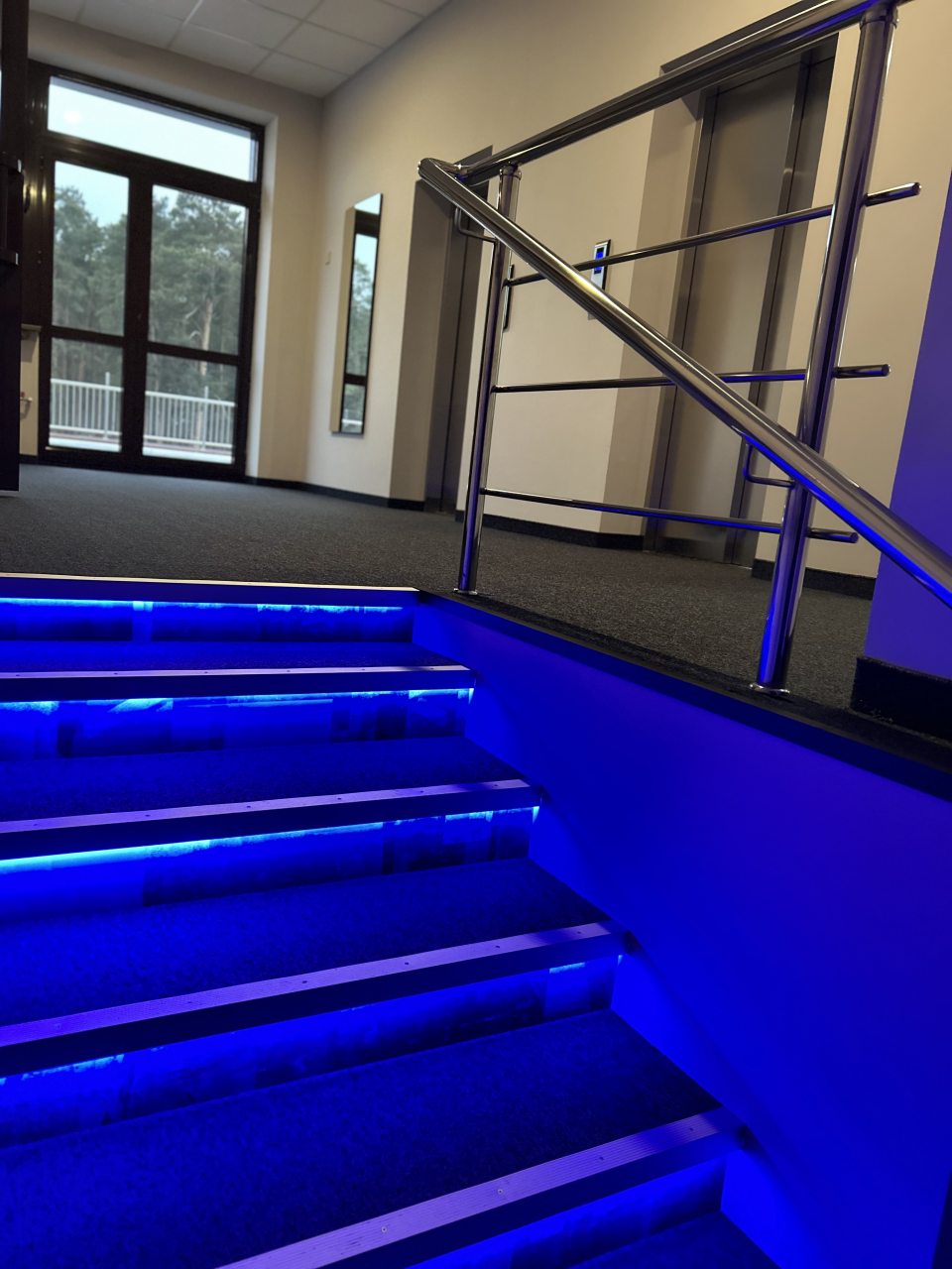 Выход из конференц-зала