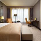 Трехместный (Номер с кроватью размера «king-size»), Отель DoubleTree by Hilton Минск