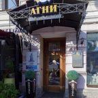 Главный вход отеля Агни 3*, Санкт-Петербург