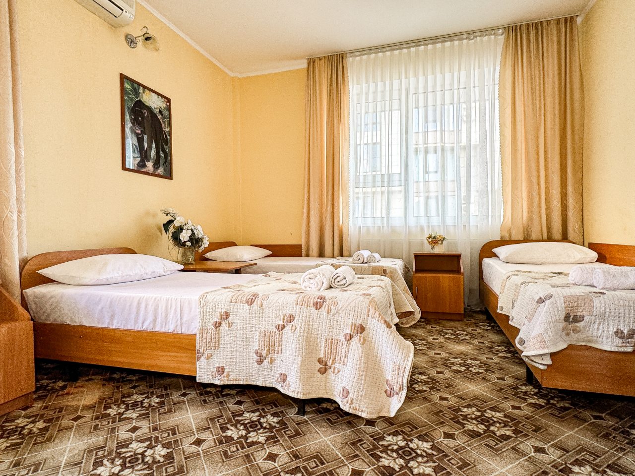 Трехместный (Трехместный комфортный номер с балконом) гостевого дома Лилия на Пролетарской, Анапа