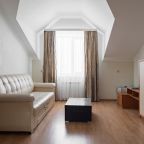 Семейный (Двухкомнатный Полу-ЛЮКС), Мини-гостиница Медведефф Чердаклы