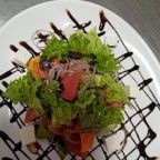 Питание. Кафе-столовая на территории отеля Центральный.