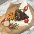 Питание. Кафе-столовая на территории отеля Центральный.