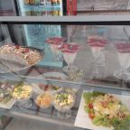 Питание. Кафе-столовая на территории отеля Центральный.