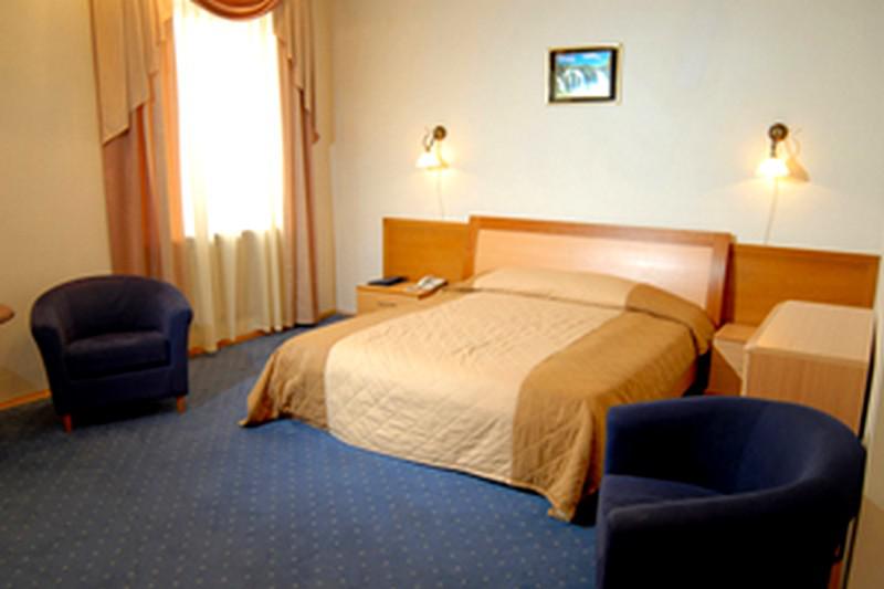 Полулюкс (2-комнатный 41, 47) гостиницы Белогорье, Белгород