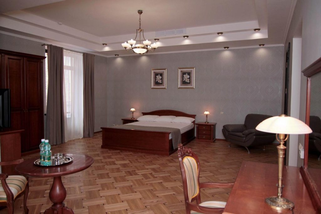 Апартаменты (2-комнатные № 33) гостиницы Белогорье, Белгород