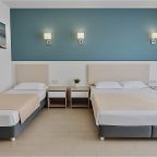 Номер (Комфорт с балконом 4х-местный), Отель Remvi