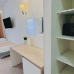 Номер (Комфорт с балконом 4х-местный), Отель Remvi