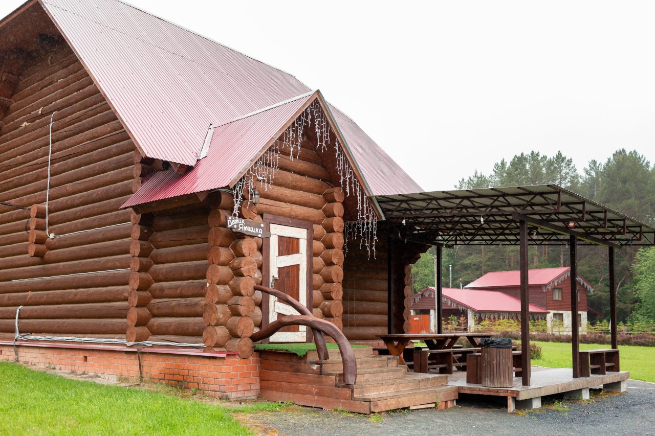 Дом (Ямщика), Загородный клуб Строгановские Просторы