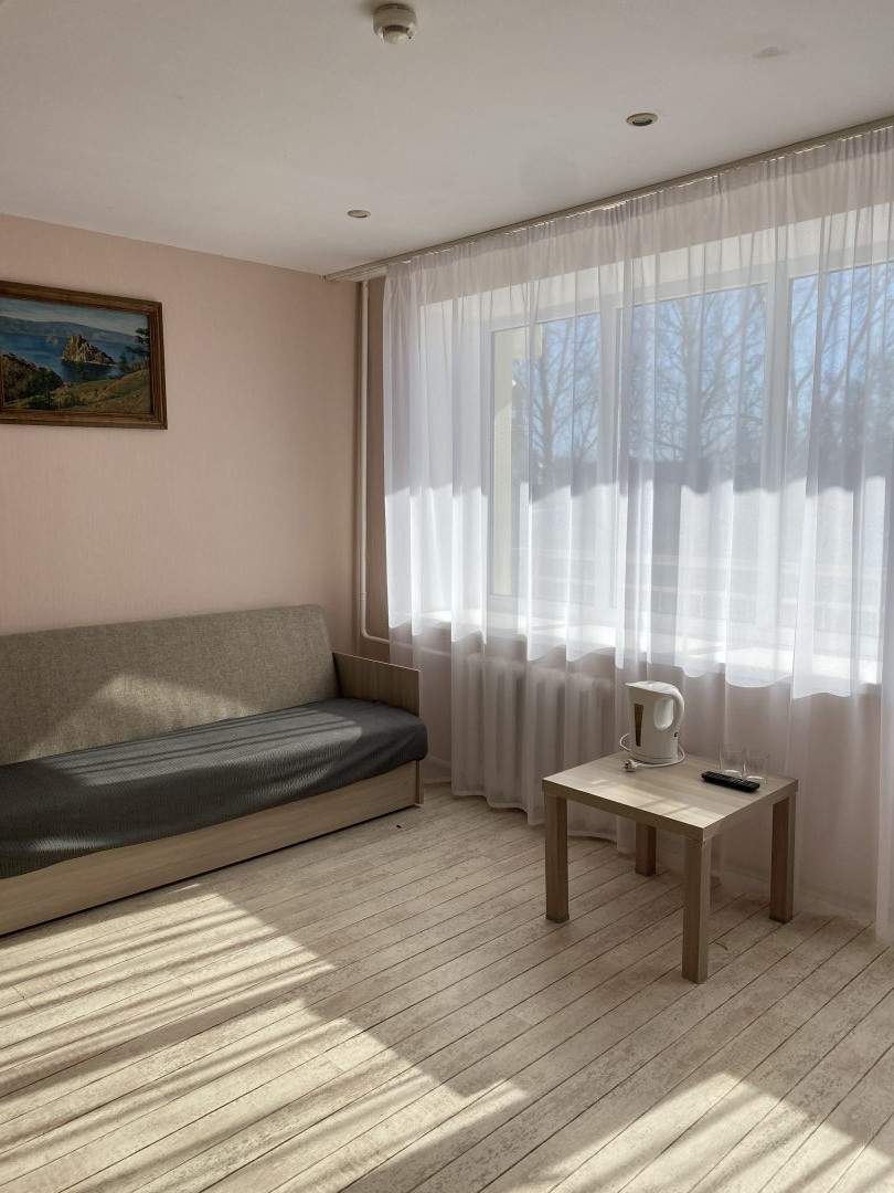 Люкс (Улучшенный номер с двуспальной кроватью) гостиницы Круиз, Великий Новгород