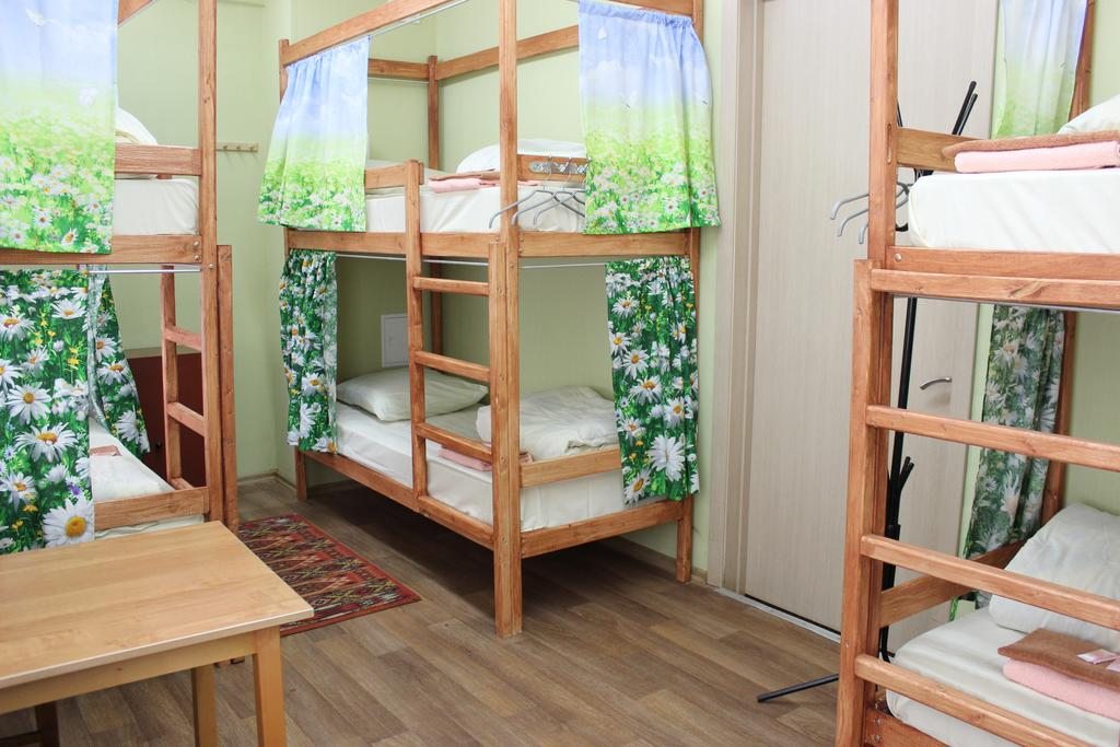 Номер (Спальное место на двухъярусной кровати в общем номере для мужчин и женщин) мини-отеля Белелюбского, Боровичи, Новгородская область