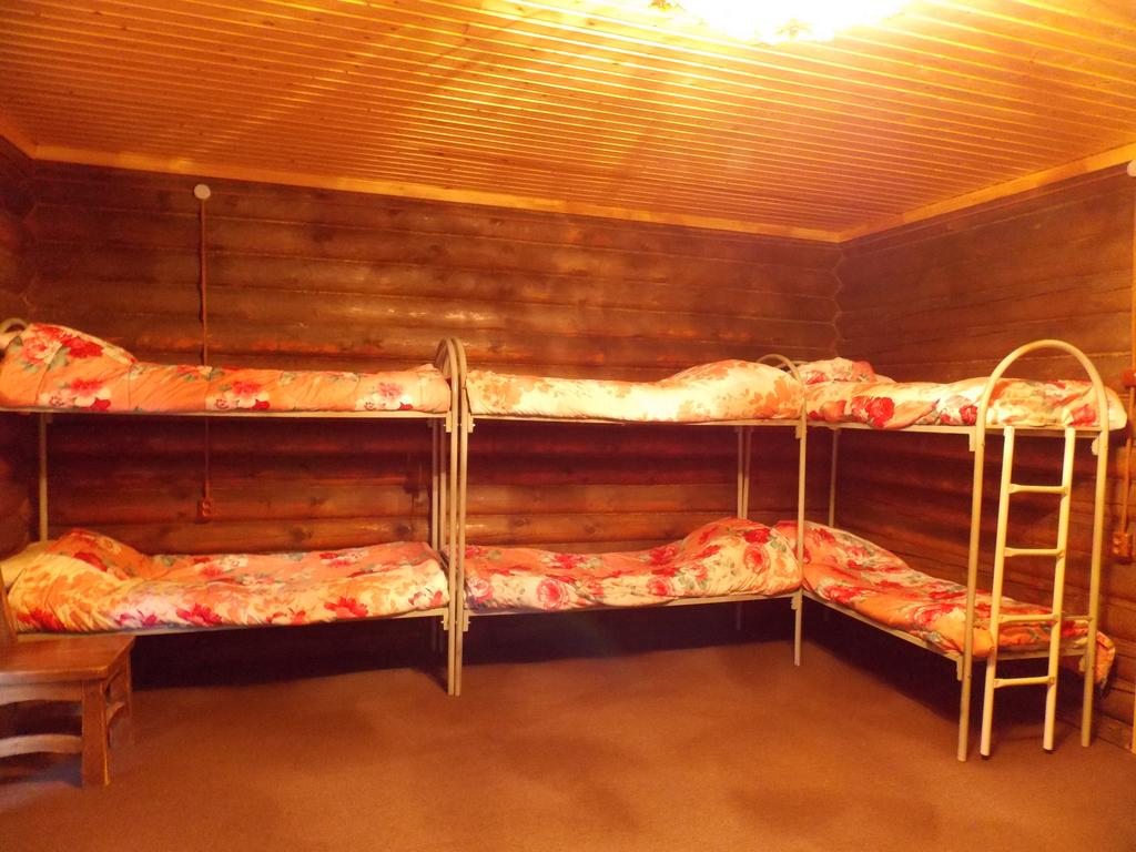 Номер (Спальное место на двухъярусной кровати в общем номере для мужчин и женщин) хостела Галерея Левитан, Плёс