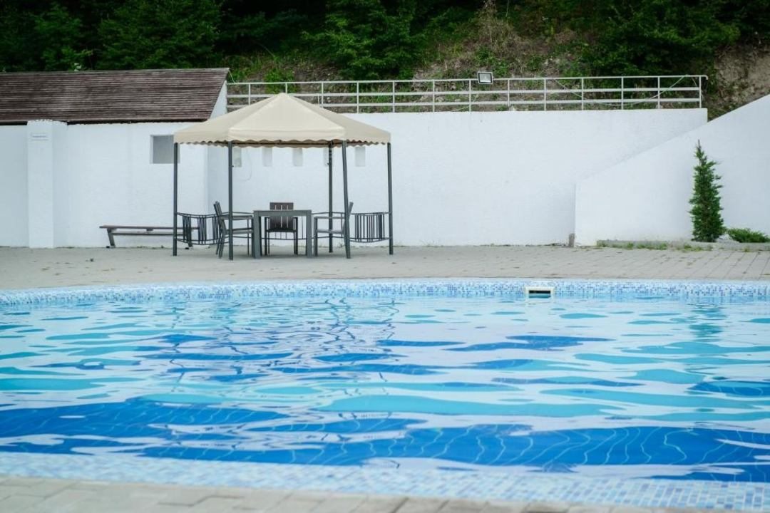 Открытый плавательный бассейн, Пансионат Круглое Озеро