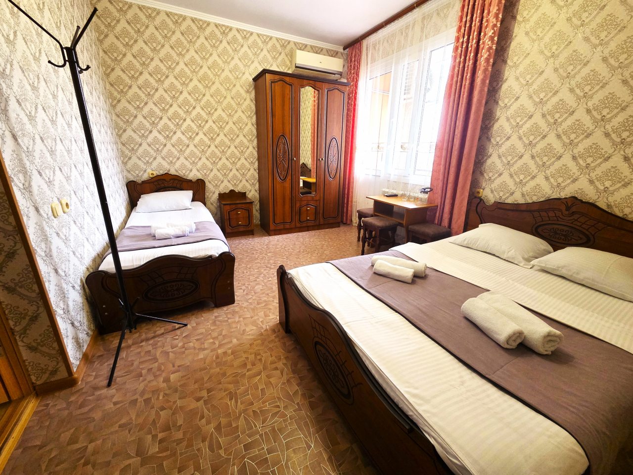 Трехместный (Стандарт 3-х местный с балконом), Отель Натали