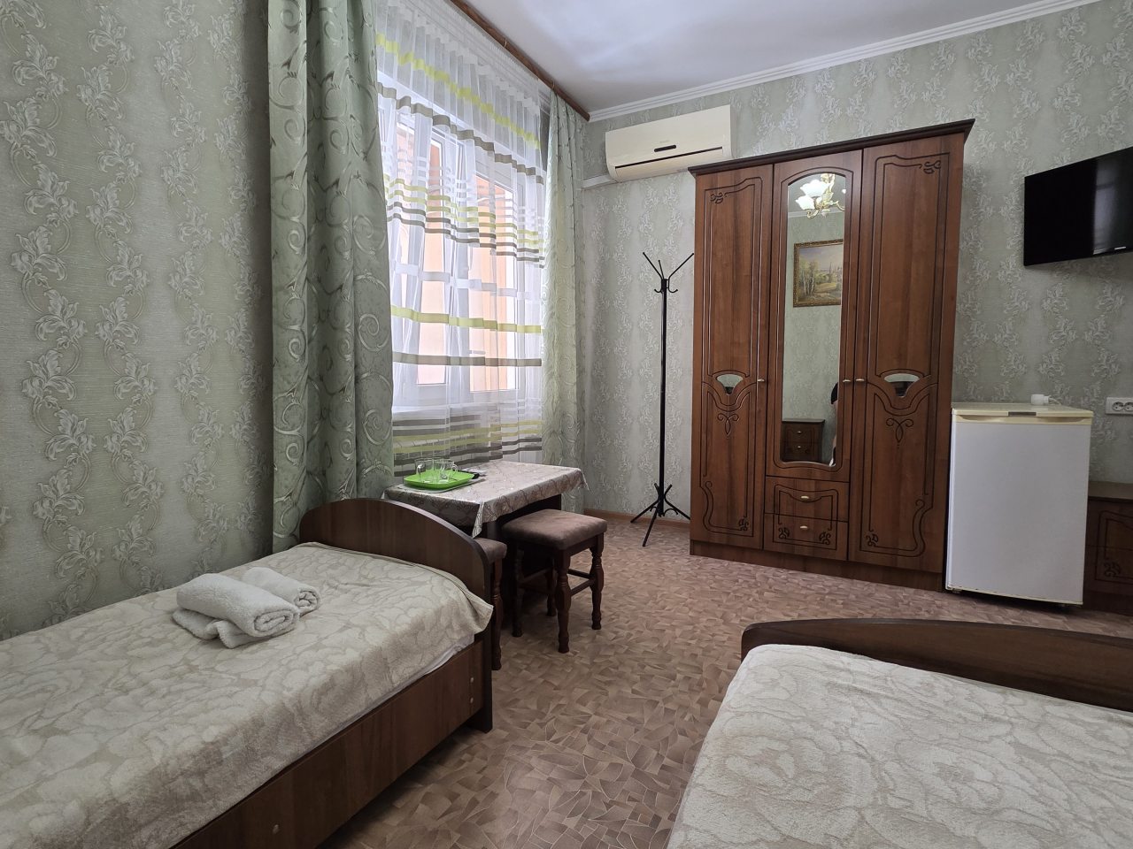 Трехместный (Стандарт 3-х местный с балконом), Отель Натали