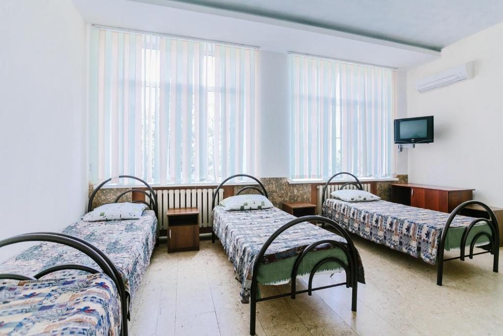 Номер (Односпальная кровать в общем номере - Лечение включено) санатория Солнечный, Кабардинка