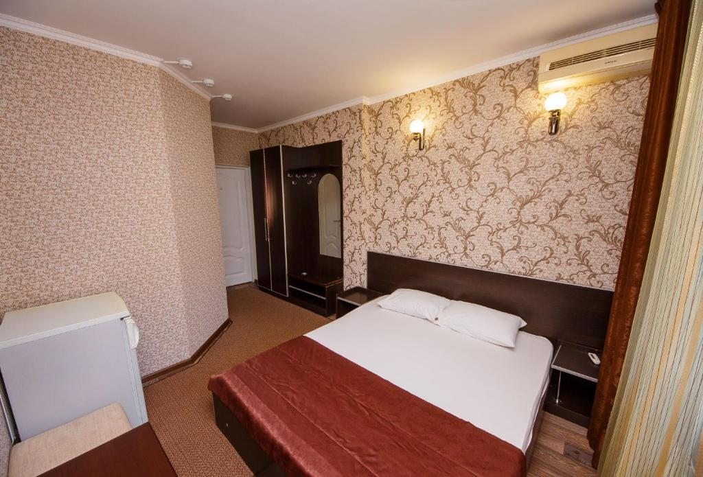 Двухместный (Двухместный номер с 1 кроватью и балконом) гостиницы Самара, Геленджик