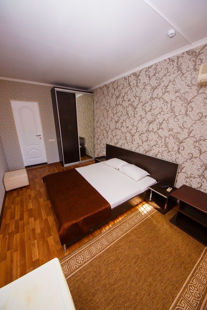 Двухместный (Стандарт с двуспальной кроватью) гостиницы Самара, Геленджик