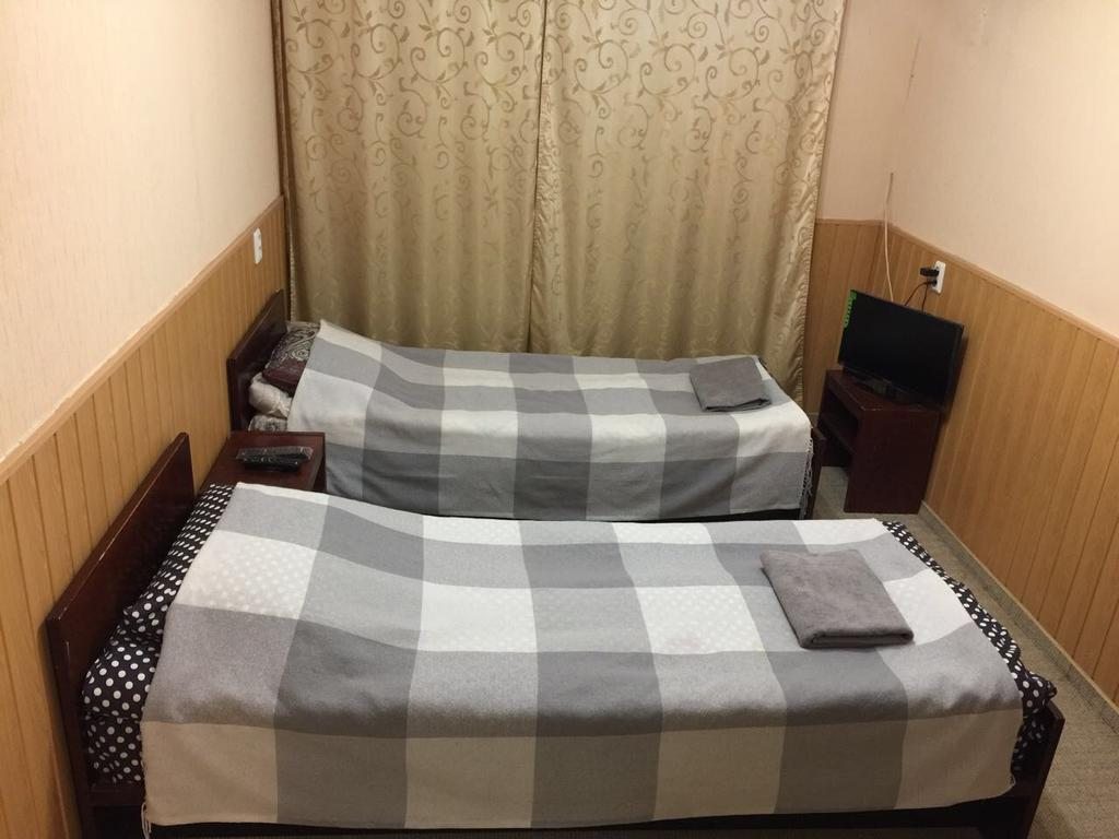 Двухместный (Бюджетный двухместный номер с 2 отдельными кроватями) гостиницы Колосок, Екатеринбург