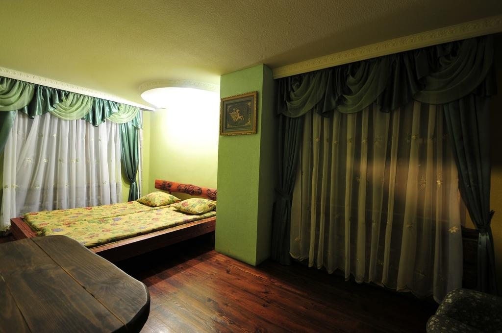 Двухместный (Бюджетный двухместный номер с 1 кроватью) гостевого дома Камелот, Колодищи
