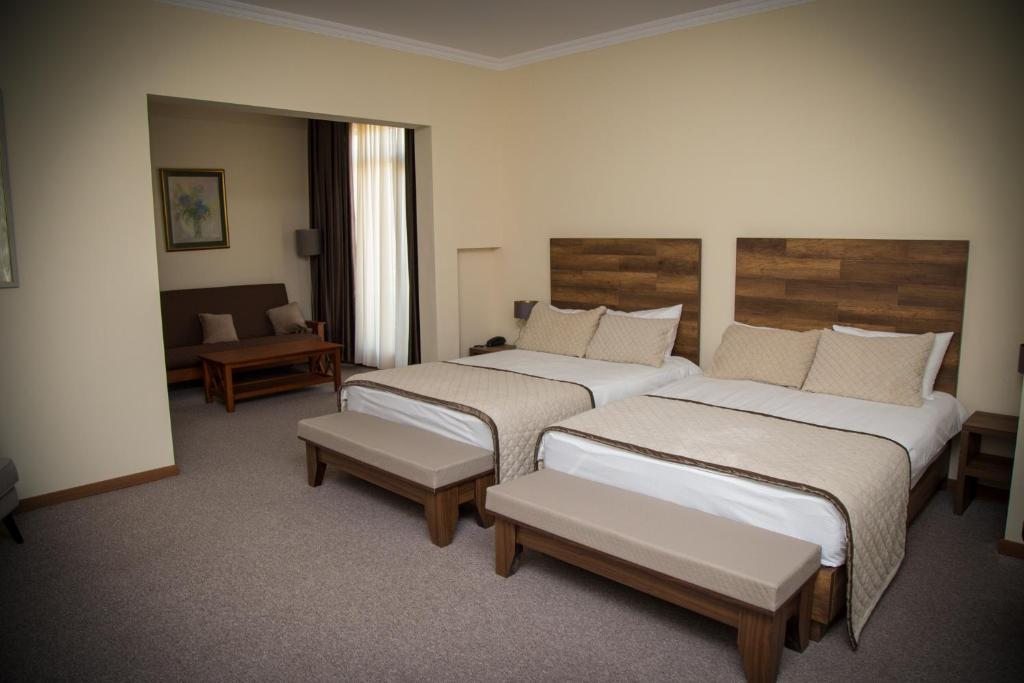 Двухместный (Стандартный двухместный номер с 2 отдельными кроватями) курортного отеля Beaumonde Garden Resort, Тбилиси
