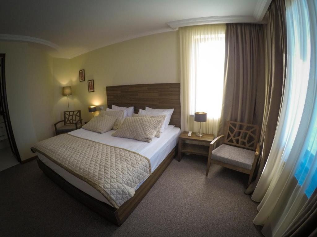 Двухместный (Стандартный двухместный номер с 1 кроватью) курортного отеля Beaumonde Garden Resort, Тбилиси