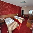 Вид номера со стороны окна.